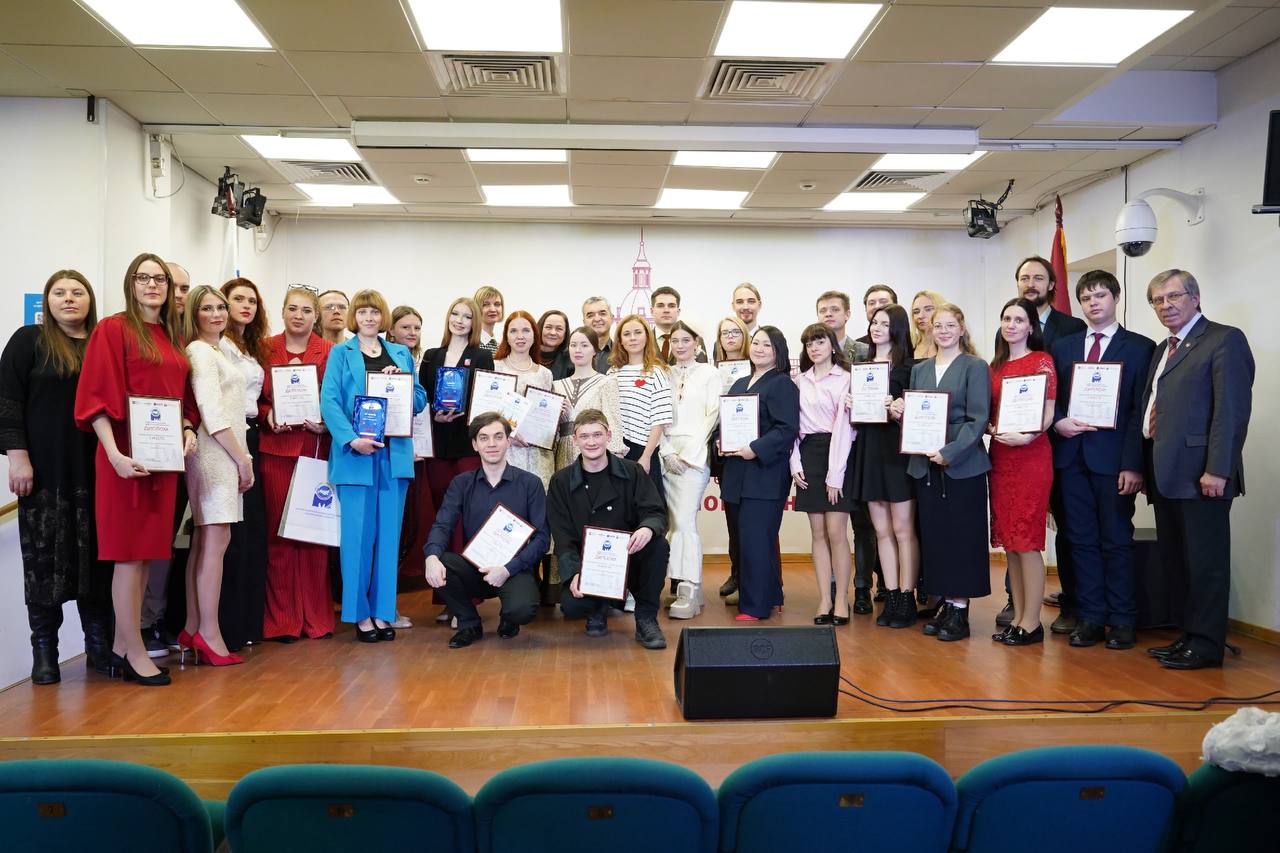 Белгородская молодёжь берёт новые высоты: успех в поэзии и на волейбольной площадке!