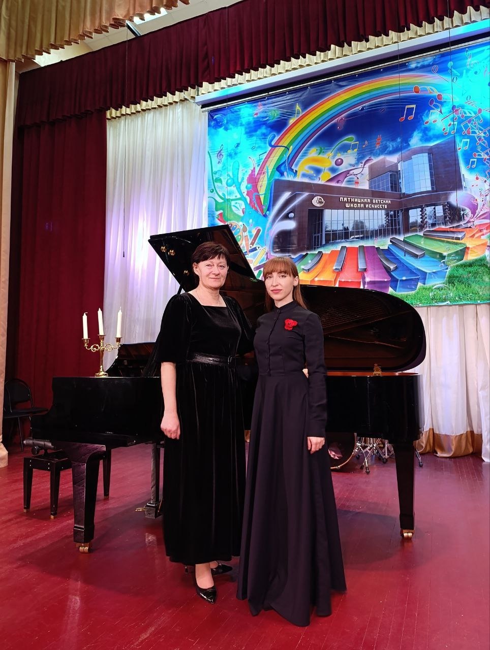 Ранее мы делились с вами результатами учащихся Волоконовской детской школы искусств в XIII Открытом региональном конкурсе вокального искусства «Волшебный цветок»