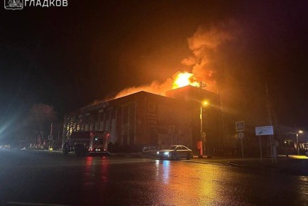 Гладков: В результате атаки ВСУ загорелось коммерческое здание в городе Короча
