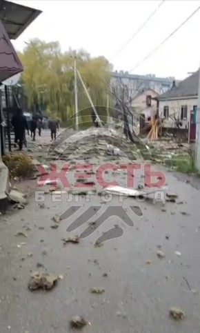 Видео с места ЧП в Алексеевке, где после взрыва газовоздушной смеси разрушен дом, публикуют местные каналы