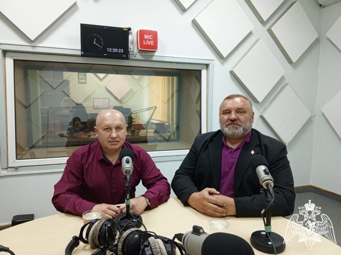 Очередной выпуск программы «Росгвардия. Актуально» в эфире радио "России-Белгород" посвятили Дню ветеранов войск правопорядка