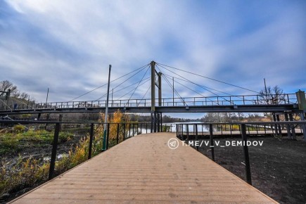 Подвесной мост на набережной «Берега» готов на 80%