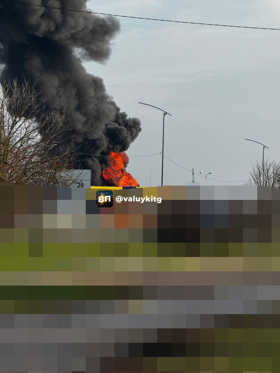 О сильном пожаре в Валуйках после опасности атаки вражеских БПЛА сообщают местные каналы
