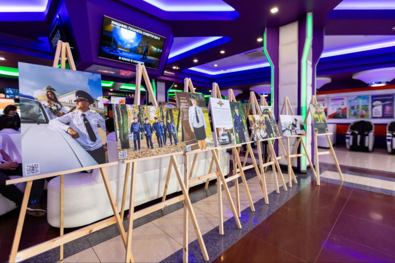 В Старом Осколе Белгородской области состоялась презентация еще одной фотовыставки «Открой для себя полицию заново»