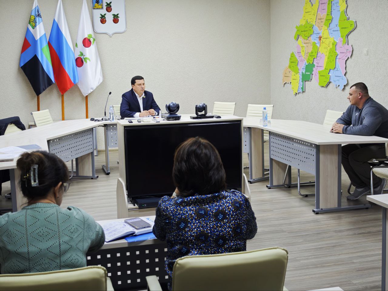 Николай Нестеров: Сегодня в рамках личного приёма граждан рассмотрел несколько обращений