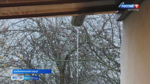 На этой улице в Масловой Пристани Шебекинского округа практически у каждого участка высятся горы строительных отходов: здесь продолжается восстановление жилья