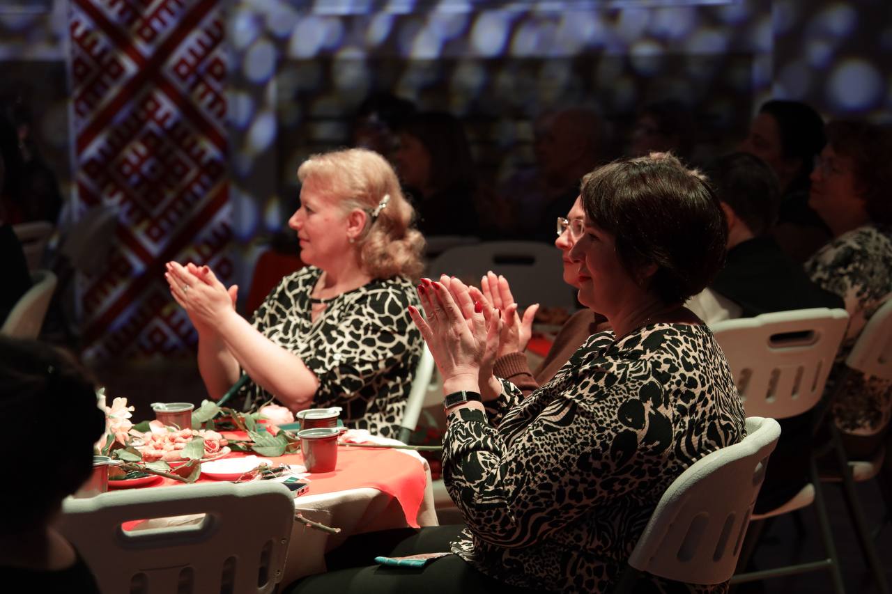 В преддверии Дня матери в Белгородском государственном центре народного творчества состоялся праздничный концерт для семей участников специальной военной операции
