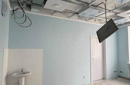 До конца года строители завершат ремонт белгородской поликлиники №1