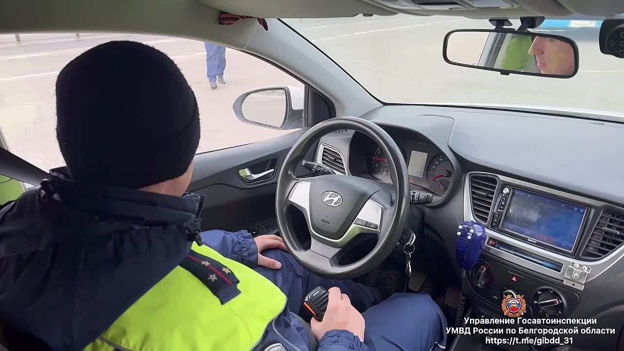 В Белгородском округе прошли совместные учения сотрудников ДПС и медиков, посвящённые отработке навыков оказания первой помощи пострадавшим в ДТП пешеходам