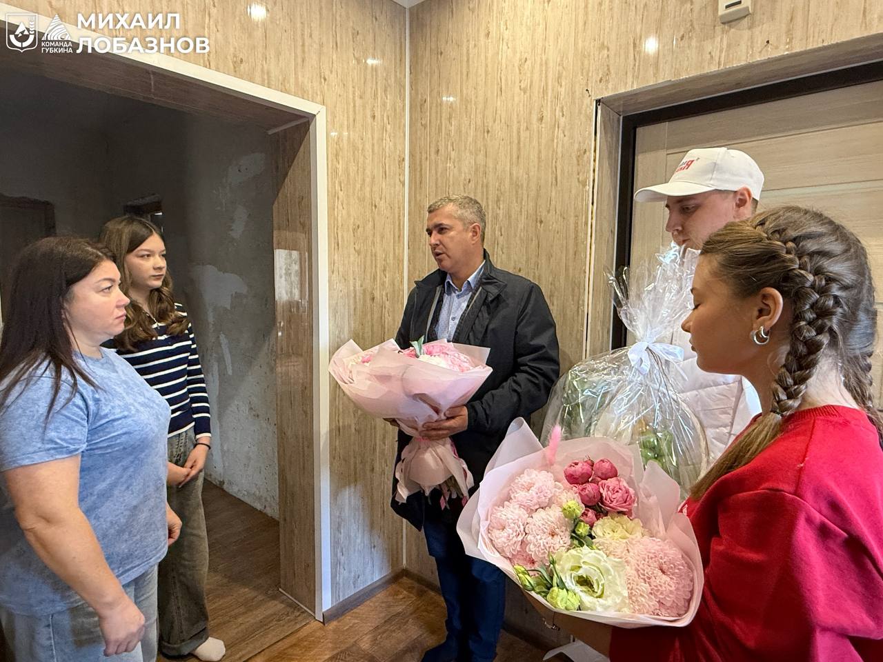 Михаил Лобазнов: В преддверии Дня матери состоялась особая, пронзительная встреча с Викторией Игоревной, матерью нашего земляка, военнослужащего, героически погибшего при исполнении долга