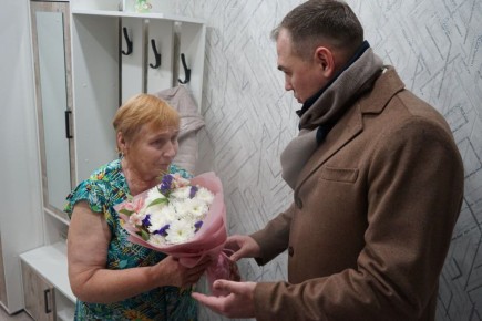 Олег Медведев: Сегодня, в преддверии светлого праздника – Дня матери, навестили самых дорогих и уважаемых женщин нашего края – мам наших земляков, героев, павших в ходе специальной военной операции