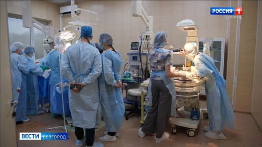 Три килограмма 90 граммов счастья: малыш громко приветствует мир