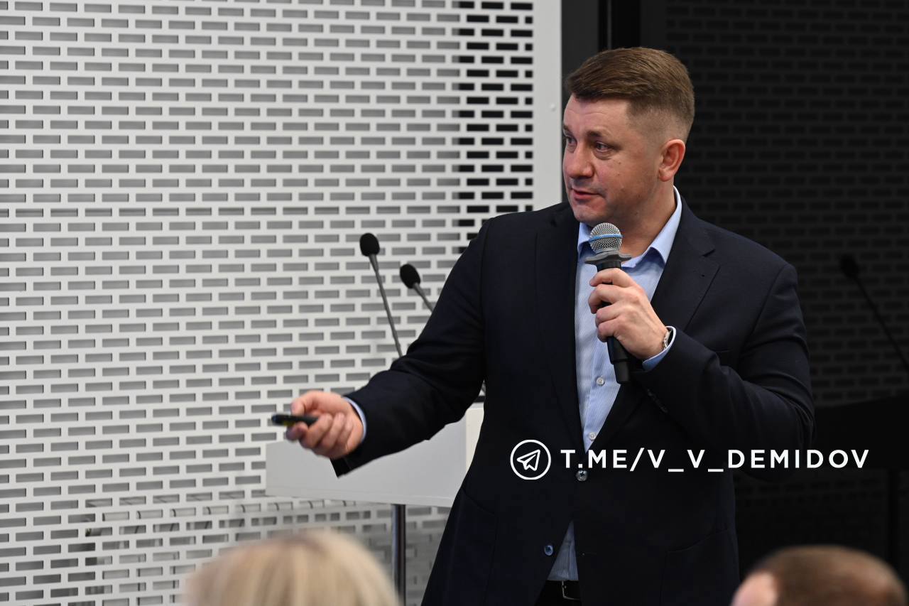 Валентин Демидов: Вчера в новом лектории КЦ «Октябрь» мы с бизнес-сообществом Белгорода обсуждали новые возможности для инвестиций за счет реализации масштабных проектов благоустройства