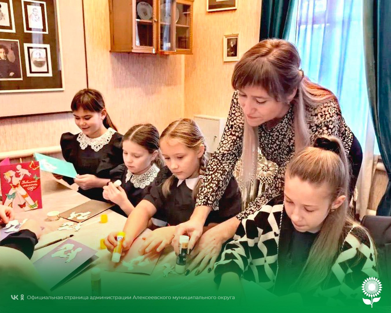 Приближается один из самых тёплых и душевных праздников – День матери