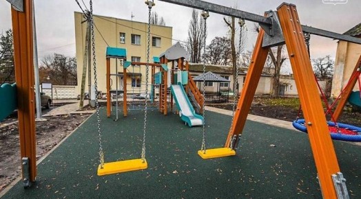 Новую детскую площадку открыли на улице Чичерина в Белгороде
