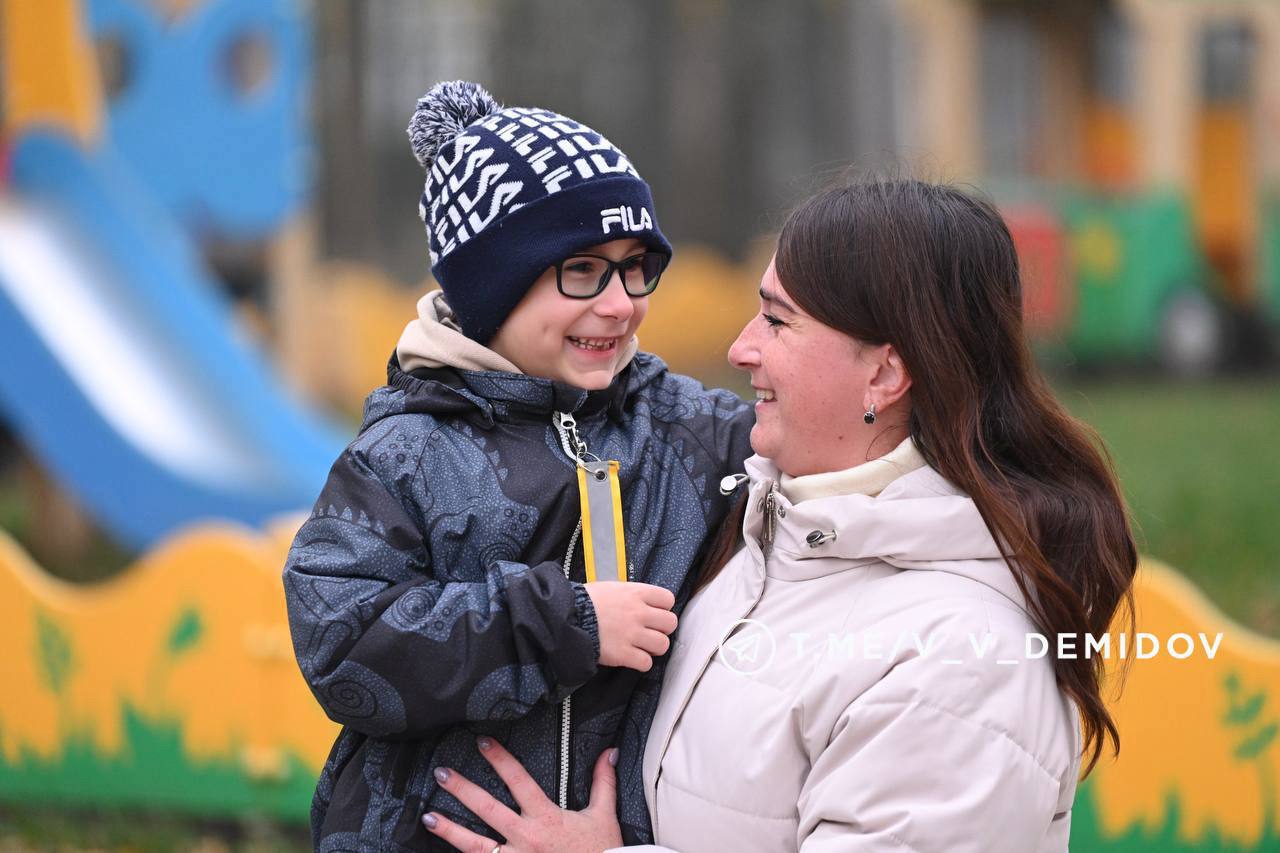 Валентин Демидов: Дорогие наши мамы! С праздником!