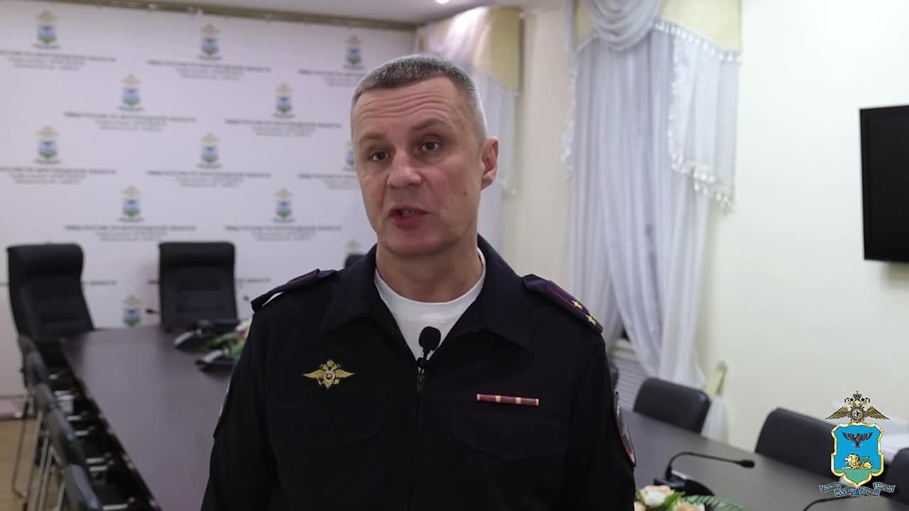 Полицейские предупреждают белгородцев о мошенничестве под предлогом продажи елок, билетов и подарков