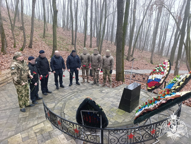 В Управлении Росгвардии по Белгородской области почтили память Неизвестного Солдата