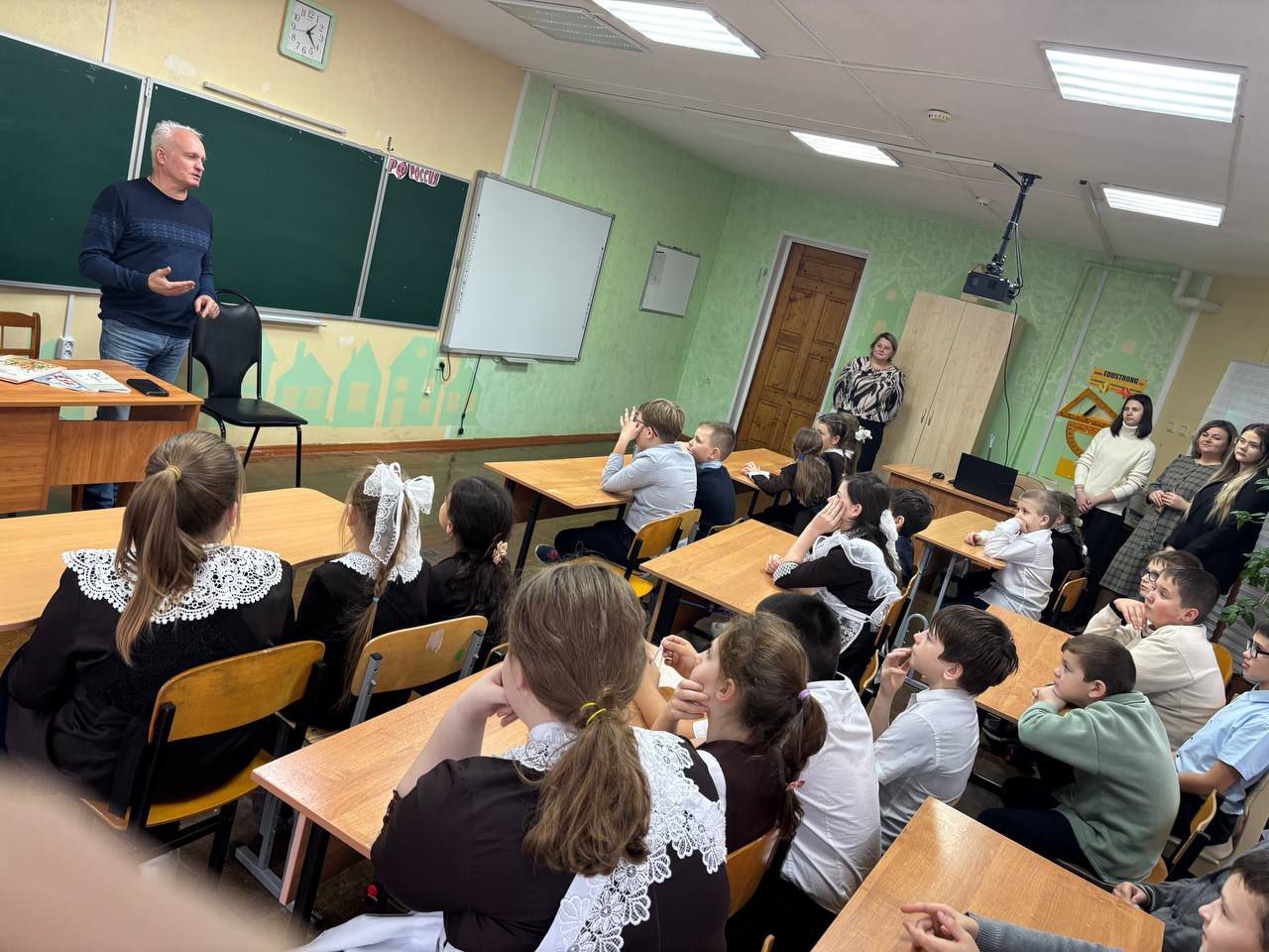 Олег Медведев: В Смородинской школе прошла встреча, которая, останется в памяти ребят надолго