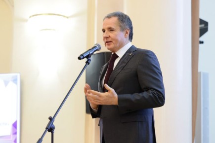 Вячеслав Гладков вручил стипендию губернатора Белгородской области в номинации «За достижения в творческой деятельности»