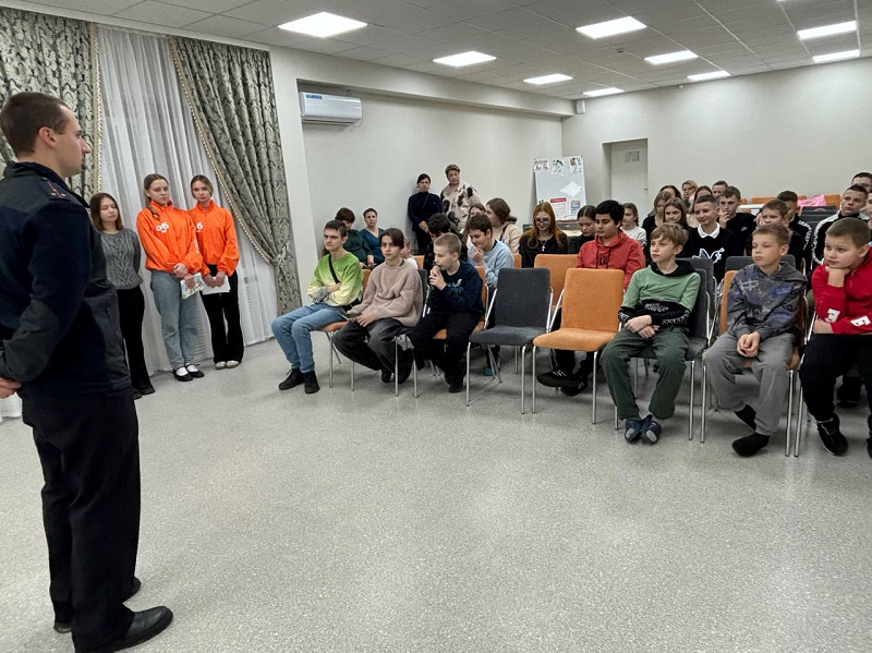 В Белгородской области полицейские и волонтеры провели уроки «Дорожной безопасности»