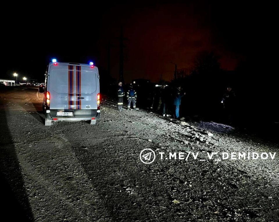 Кадрами последствий прилёта снаряда поделился мэр Белгорода