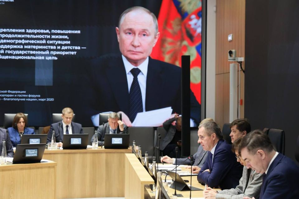 Юрий Клепиков: Основными темами сегодняшнего оперативного совещания стали ход работ по восстановлению повреждённого жилья и динамика реализации жилищных программ — собственными домами или квартирами уже обеспечили 366 семей...