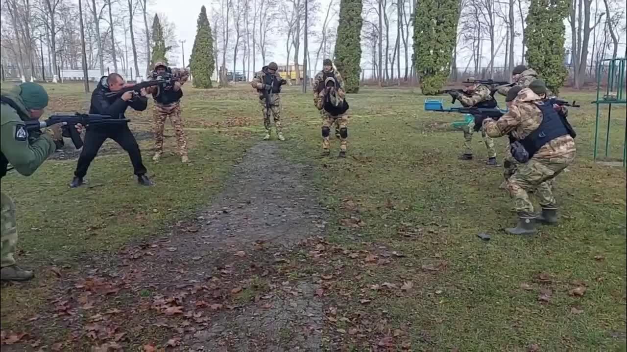 Сегодня, 9 декабря, мы отмечаем День Героев Отечества — памятную дату, которая напоминает нам о мужестве, самоотверженности и беззаветной любви к Родине