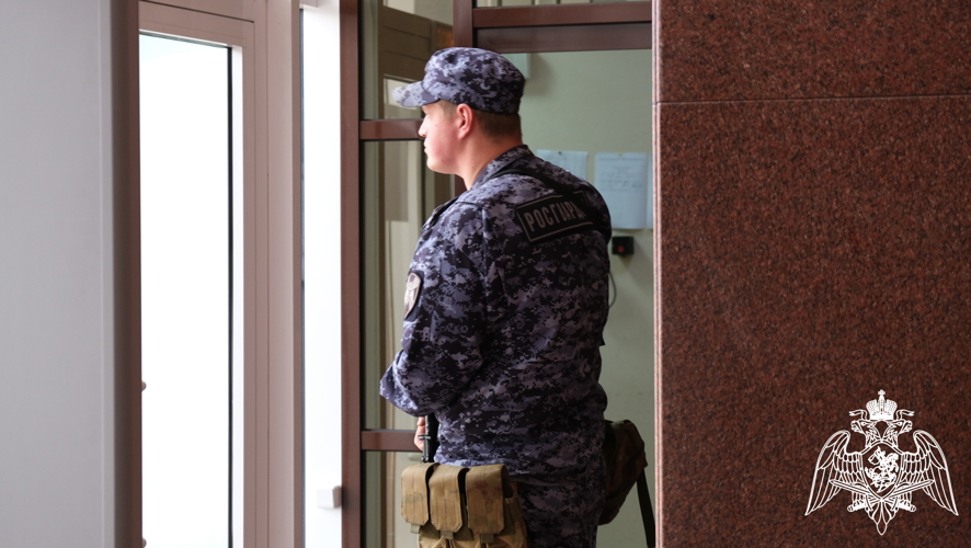 В Белгороде росгвардейцы задержали подозреваемого в краже из супермаркета