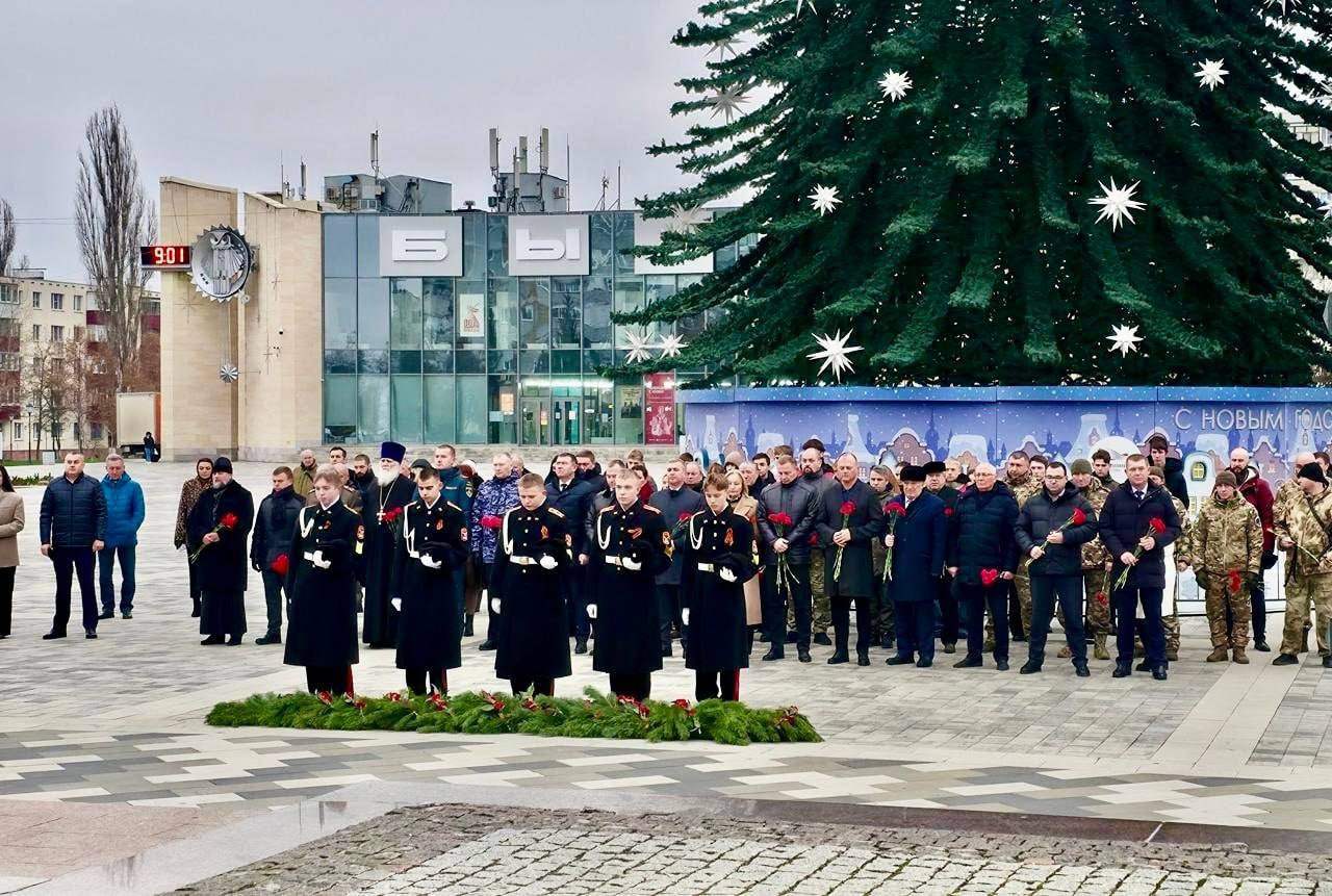 Сегодня в регионе прошли памятные мероприятия, посвящённые Дню Героев Отечества
