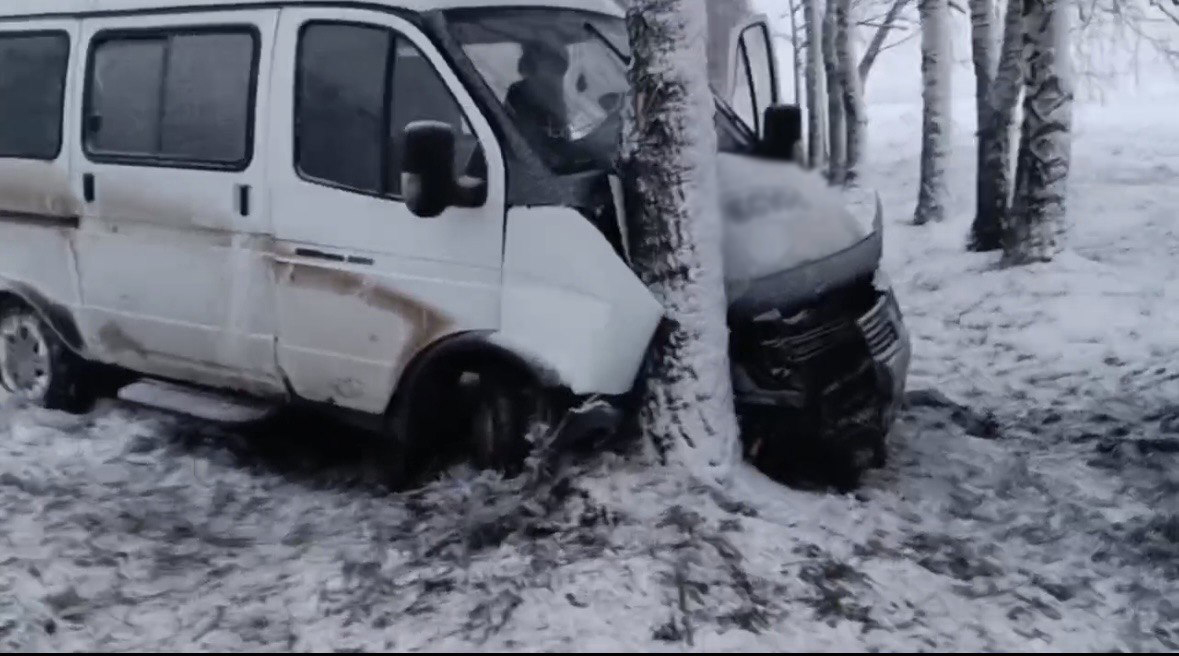 В Волоконовском районе сотрудниками полиции устанавливаются обстоятельства ДТП с участием пассажирской «Газели»