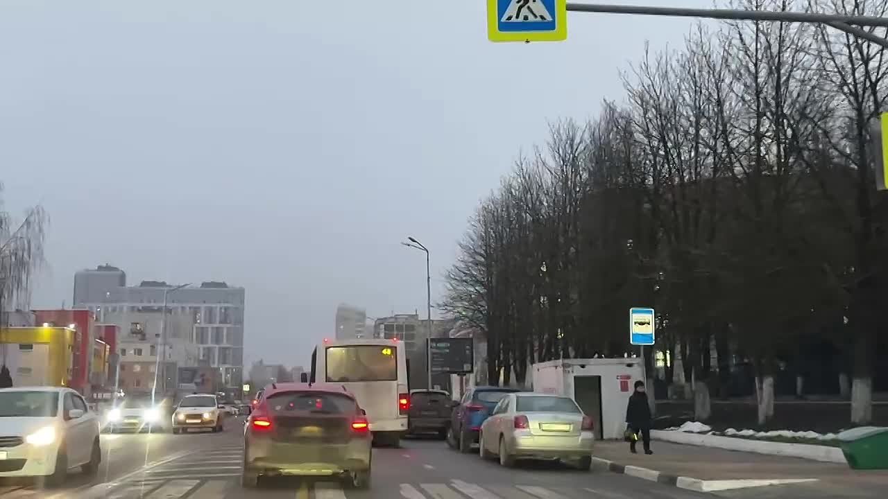 Доброе утро, друзья. Напоминаем вам о дорожной безопасности Будьте осторожны во время движения, при неблагоприятных погодных условиях, в темное время суток, при подъезде к пешеходным переходам и к местам притяжения детей...