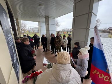 В День Героев Отечества, 9 декабря, в Шебекинском округе состоялись церемонии открытия мемориальных досок выпускникам местных школ, погибшим в ходе специальной военной операции