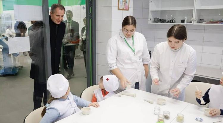 Вячеслав Гладков познакомил Игоря Щёголева с белгородской системой профобразования