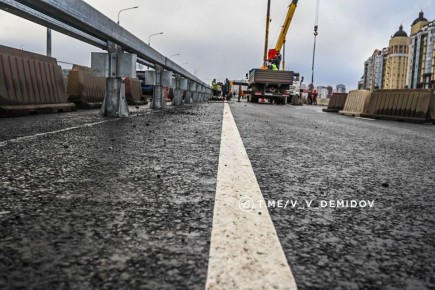 Завершается ремонт автомобильного моста на ул. Н. Чумичова, скоро там откроют движение