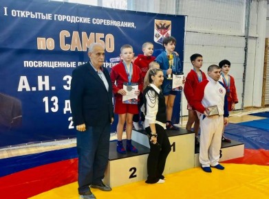 Валуйские самбисты пополнили копилку достижений серебряными медалями