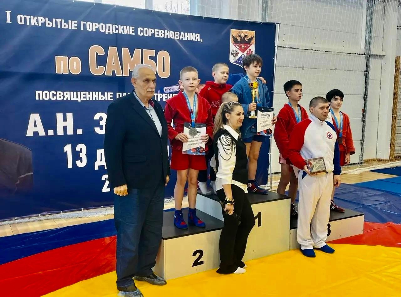 Валуйские самбисты пополнили копилку достижений серебряными медалями