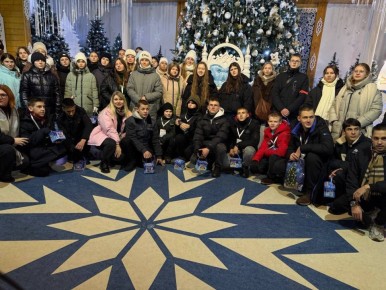 Татьяна Киричкова: Яркий новогодний подарок получили юные белгородцы, в их числе и учащиеся школ Ровеньского муниципального округа