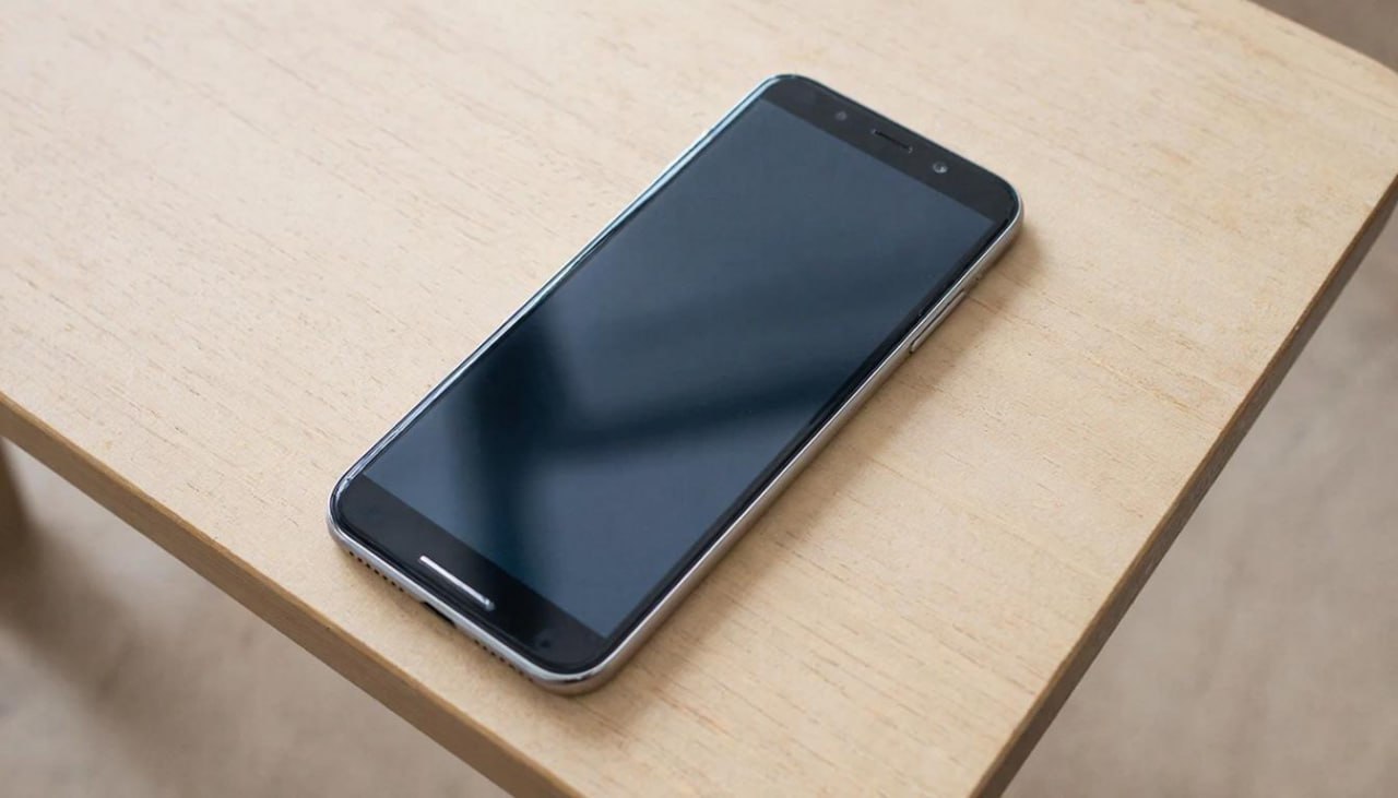 В Губкине мужчина украл из магазина терминал, перепутав его с телефоном