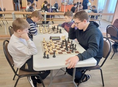 Краснояружские шахматисты успешно выступили на межрайонном шахматном фестивале памяти заслуженного тренера-преподавателя А.А. Рожкова