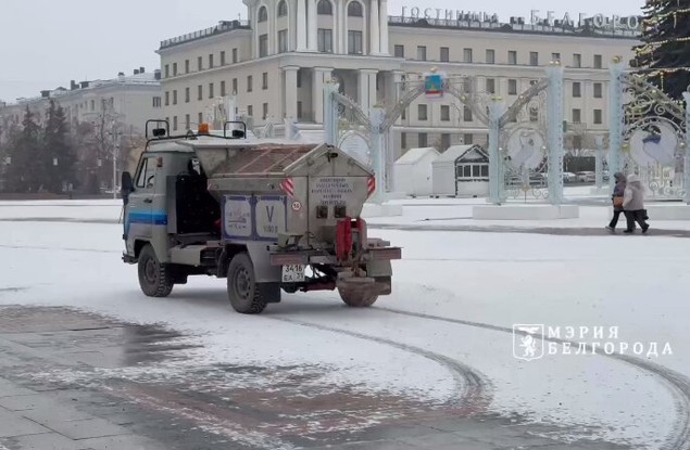 Сегодня на улицах Белгорода от Белгорблагоустройства и управляющих компаний работают более 770 человек и 103 единицы техники
