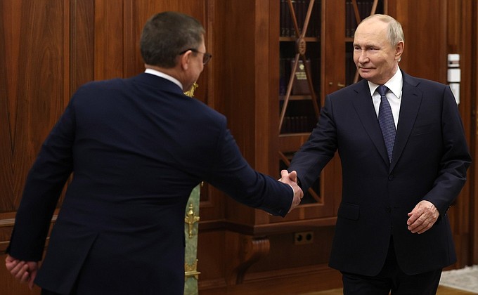 Владимир Путин провёл встречу с секретарём генерального совета партии «Единая Россия» Владимиром Якушевым