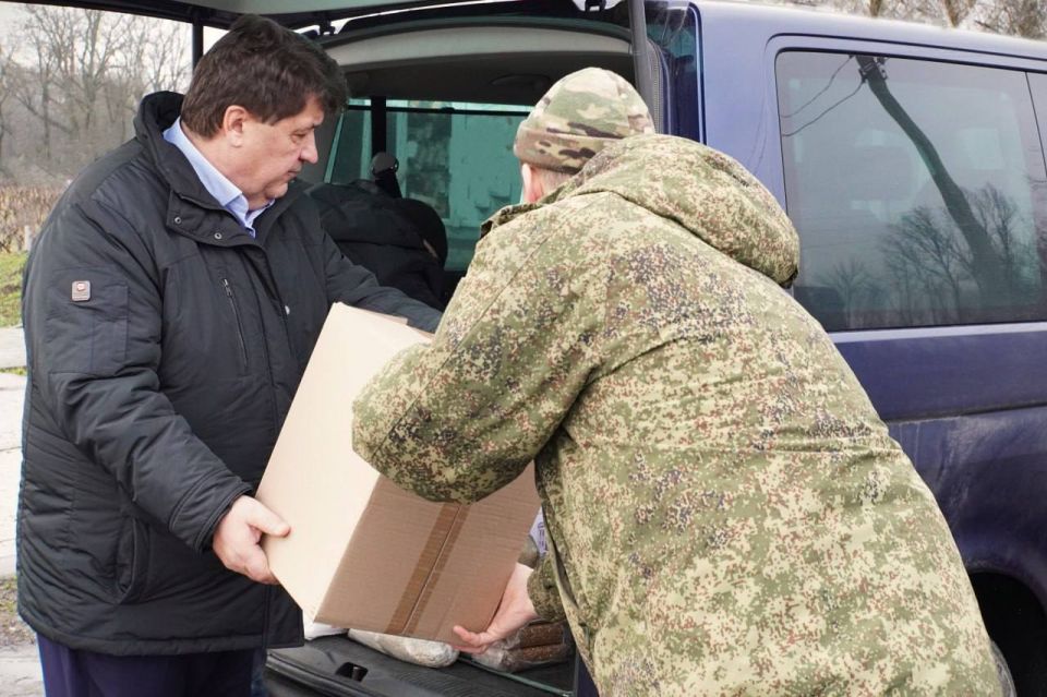Средства защиты, медикаменты, тёплые вещи — парламентарии передали участникам СВО гуманитарные грузы