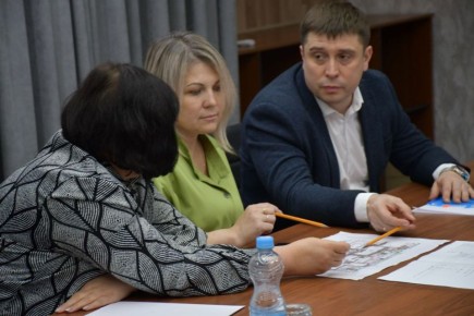 Галина Руденко: Провела рабочее совещание, где обсудили вопросы, связанные с реализацией проектов на территории Никитовского сельского поселения