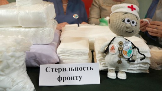 От пряжи до парафина: фонд «Поколение» помогает губкинским волонтёрам