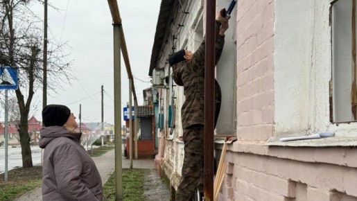 Вячеслав Гладков посетил место атаки дрона в Грайвороне