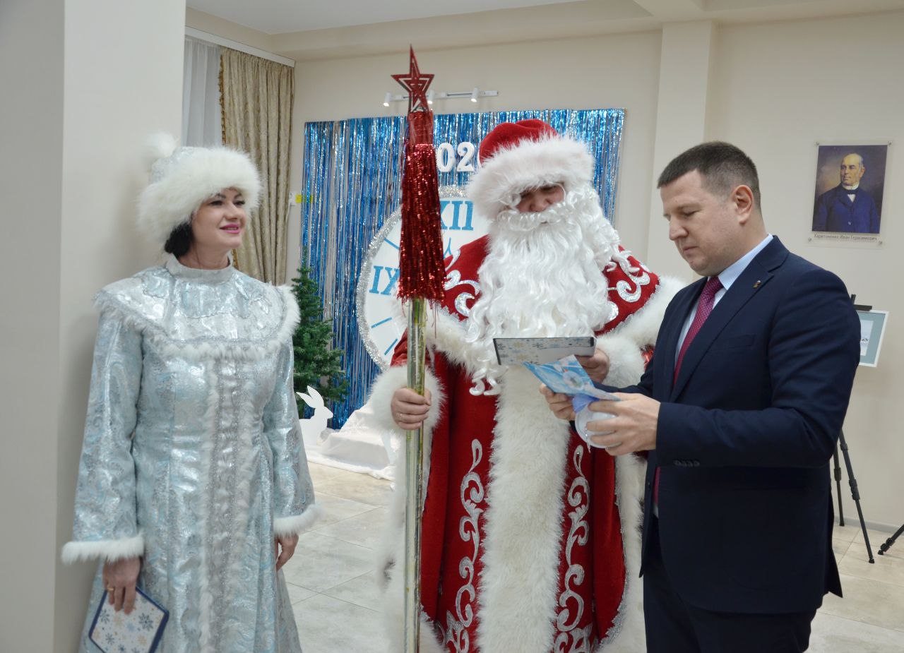В Краснояружском округе стартовала самая трогательная предновогодняя акция «Ёлка желаний»
