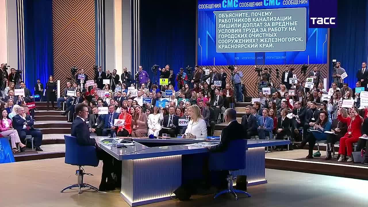 «Выходи за меня замуж!» – на итогах года журналист сделал предложение своей девушке