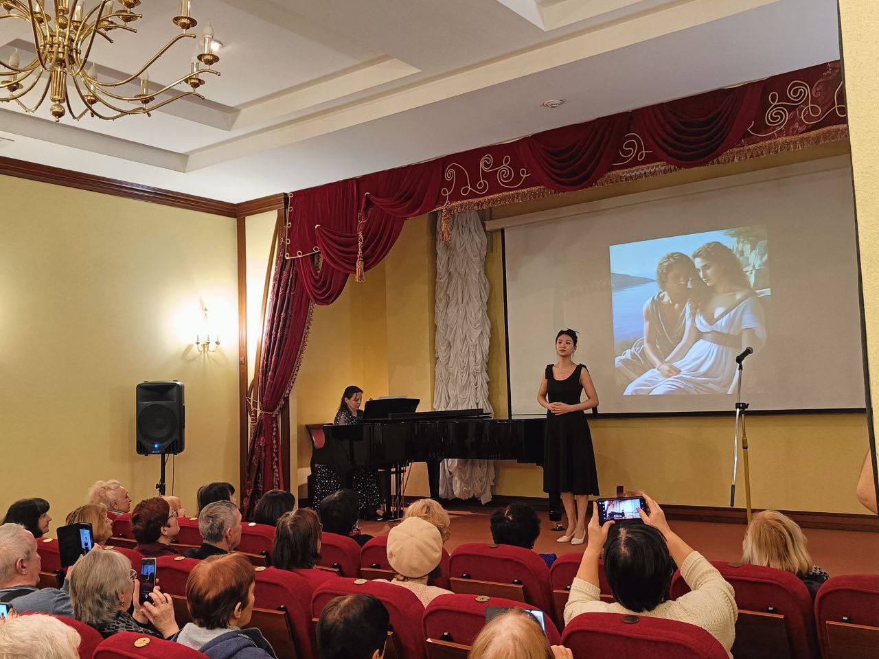 В Белгородском художественном музее прошел концерт под названием «Картинность в музыке»