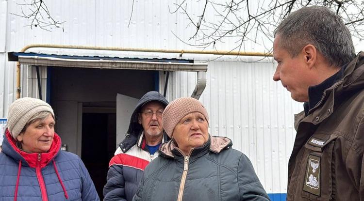 Губернатор Гладков встретился с жителями Новой Таволжанки